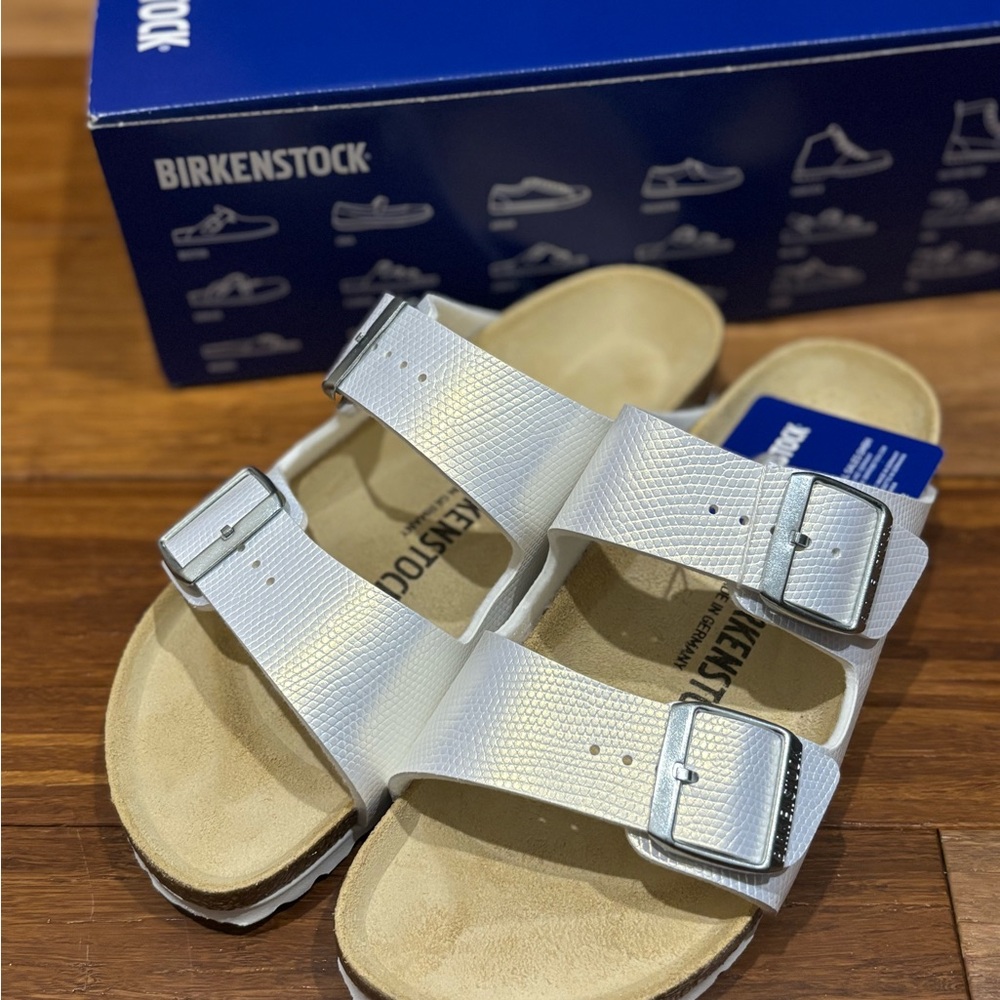 New in Box! Birkenstock Arizona White 37